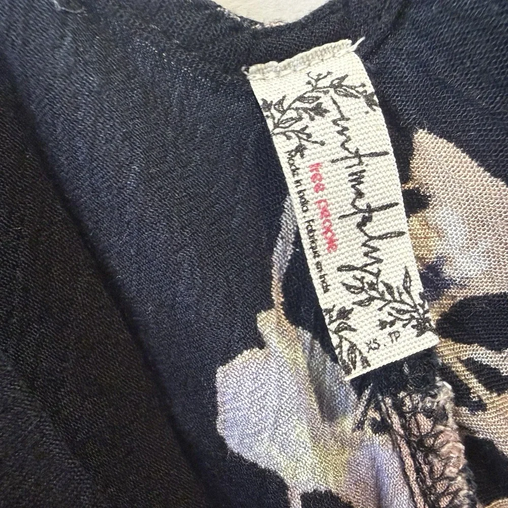 Free People Intimately Women's Size XS Black Floral V-Neck Ruffle Sleeveless Top